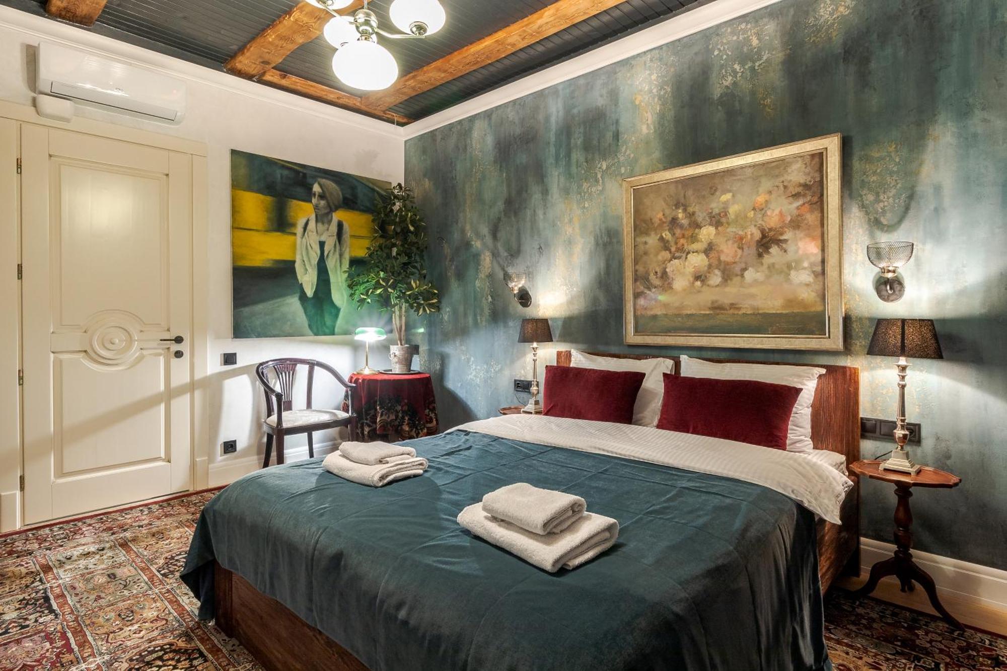 художня резиденція львова Apartment Lviv
